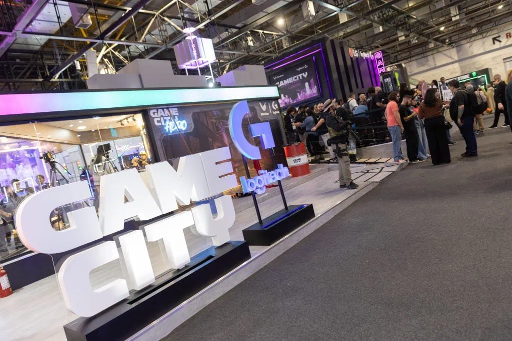 Lg apresenta novos monitores ultragear na bgs com até 45 polegadas A "game city" na bgs, espaço feito para os gamers testarem os produtos lg e logitech, como os novos monitores ultragear