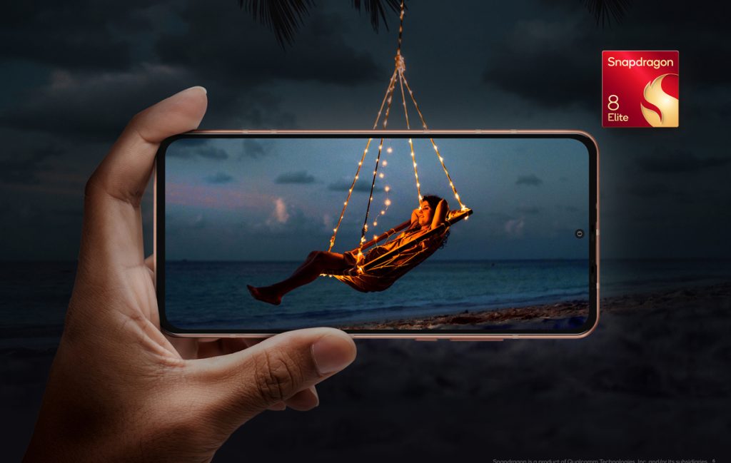 קוואלקום משיקה את Snapdragon 8 elite עבור סמארטפונים וטאבלטים לשנת 2025 קוואלקום משיקה את Snapdragon 8 elite עבור סמארטפונים וטאבלטים בשנת 2025. מעבד חדש אמור להיות נוכח בדגמים המובילים כמו ה-Galaxy S25 בשנת 2025 ומספק 45% יותר ביצועים ו-27% פחות צריכת אנרגיה
