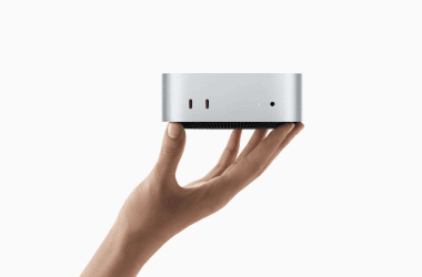 Smart speaker inteligente com design moderno e compacto, ideal para tecnologia e automação residencial.