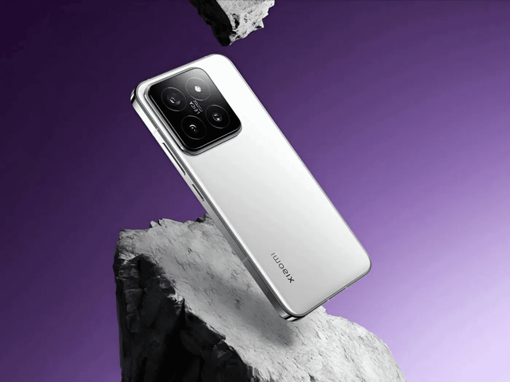 קוואלקום משיקה את Snapdragon 8 elite עבור סמארטפונים וטאבלטים לשנת 2025 קוואלקום משיקה את Snapdragon 8 elite עבור סמארטפונים וטאבלטים בשנת 2025. מעבד חדש אמור להיות נוכח בדגמים המובילים כמו ה-Galaxy S25 בשנת 2025 ומספק 45% יותר ביצועים ו-27% פחות צריכת אנרגיה