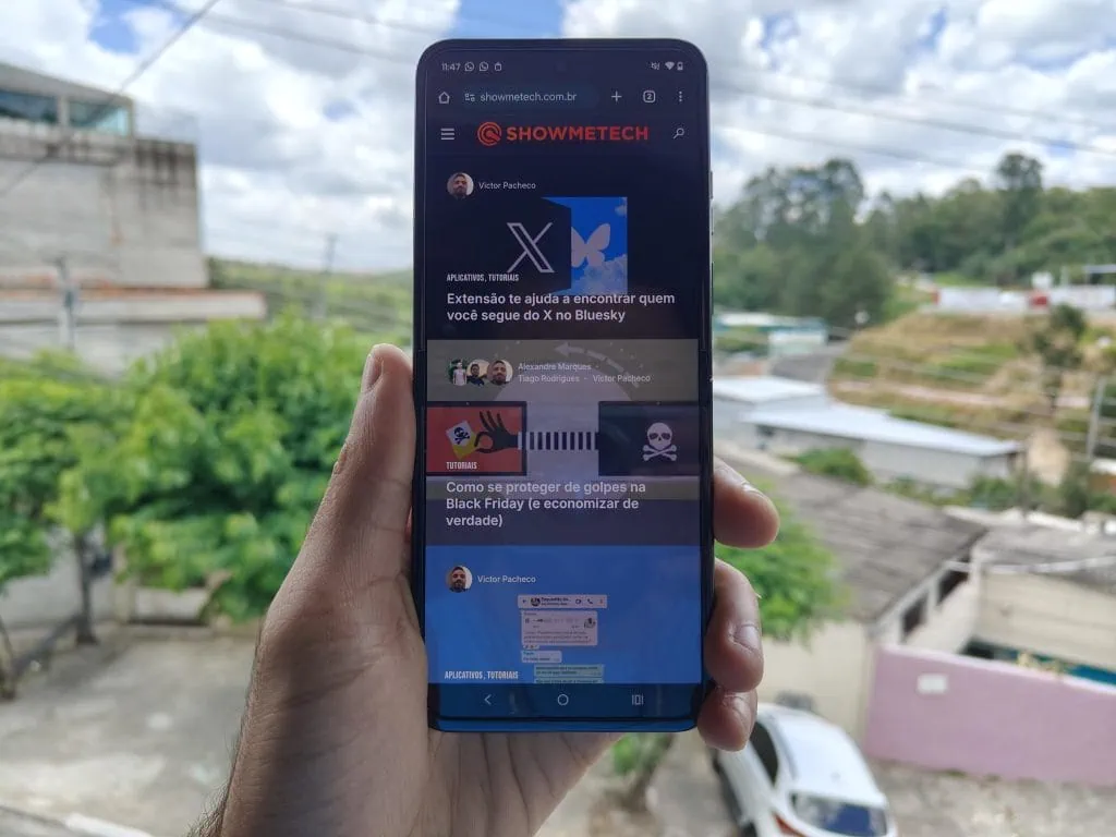Review: motorola razr 50 é uma aposta interessante para mercado de smartphones dobráveis Tela interna do motorola razr 50