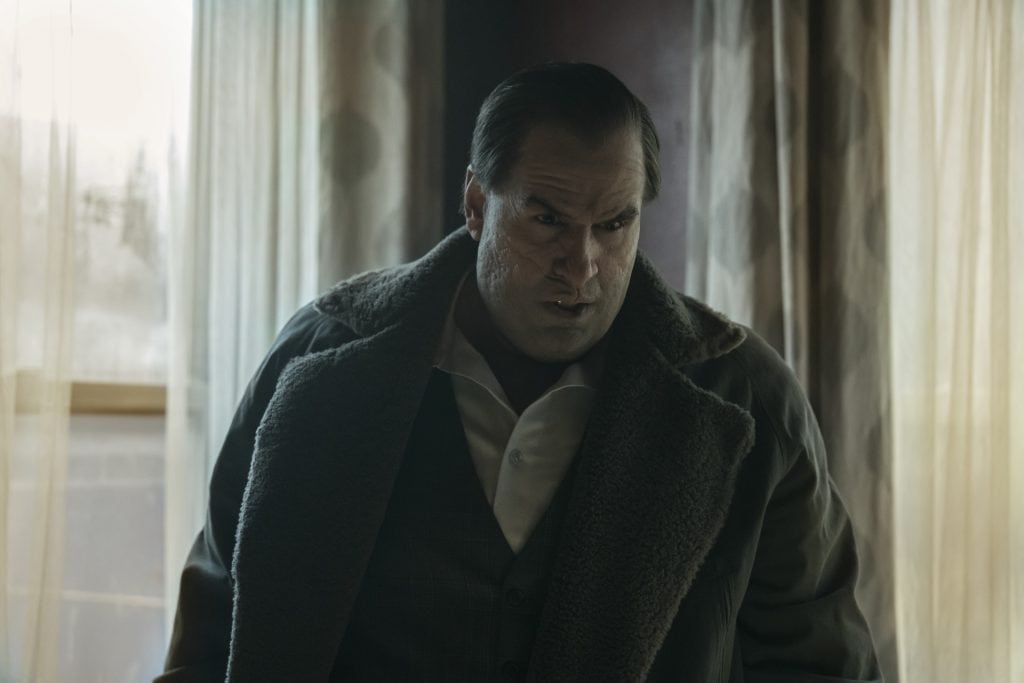 Colin farrell como oz cobb em pinguim