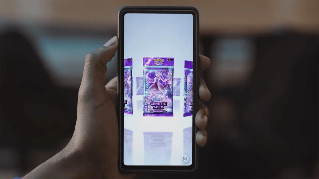 Guia pokémon tcg pocket: tudo o que você precisa saber sobre o game Uma mão segurando um smartphone com pokémon tcg pocket nele