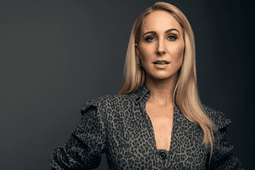 Fernanda Torres est nominée pour le Golden Globe 2025 Voir la liste complète. Nikki Glaser, comédienne américaine, sera la première à présenter seule les Golden Globes / reproduction : internet