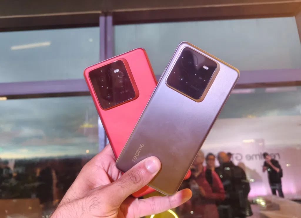 Realme mostra gt 7 pro com novo snapdragon 8 elite no brasil Gt 7 pro nas cores galaxy grey e mars orange / imagem: victor pacheco/showmetech