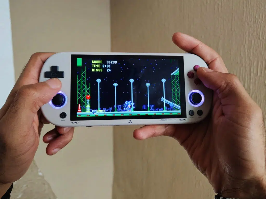 Review: trimui smart pro é um console portátil nostálgico e potente Trimui smart pro rodando sonic the headgog