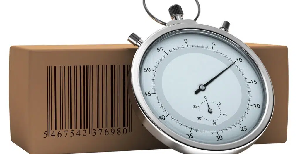 Consumidores relatam atrasos em compra da amazon cancelada na black friday Relógio representando entreda de compra online