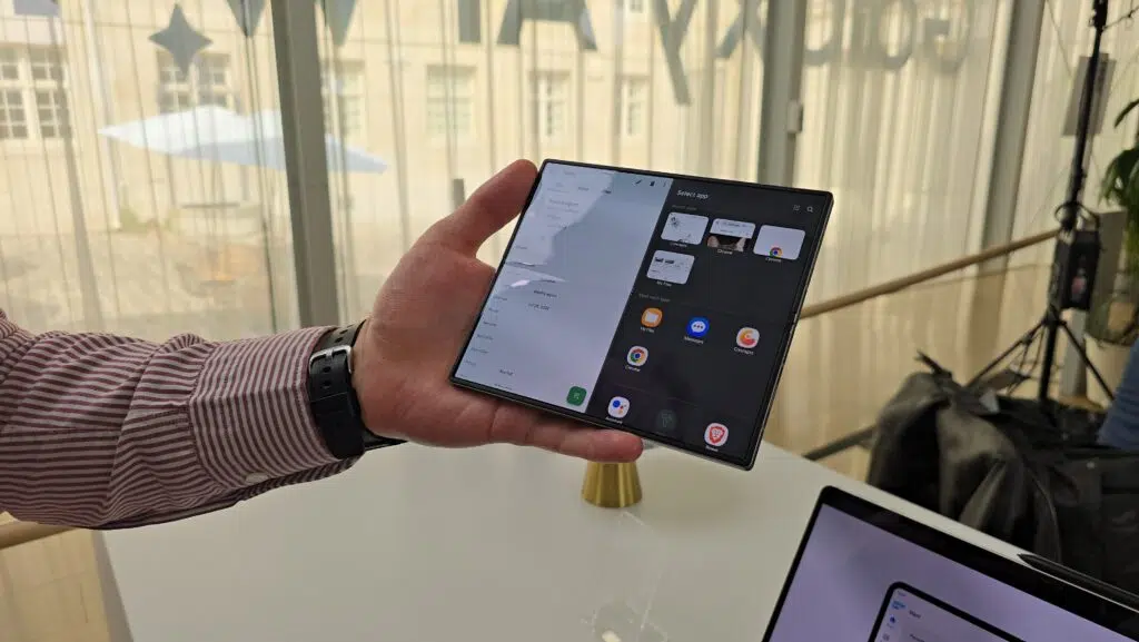 Review: galaxy z fold6 aprimora o melhor dobrável da samsung Galaxy z fold6 completamente aberto