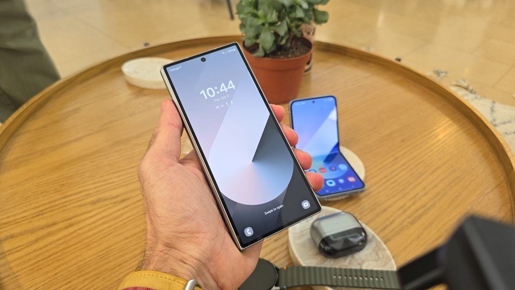 Review: Galaxy Z Fold6 Improves Samsung's Best Foldable Samsung Galaxy Z Fold6's Smaller Screen