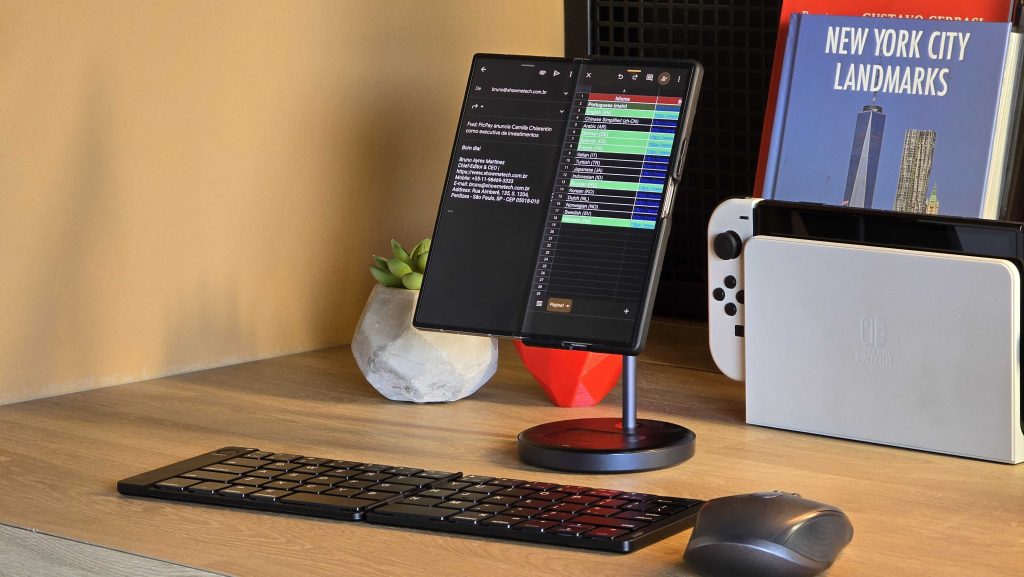 Review: Galaxy Z Fold6 Improves Samsung's Best Foldable Galaxy z fold6 being used as a computer