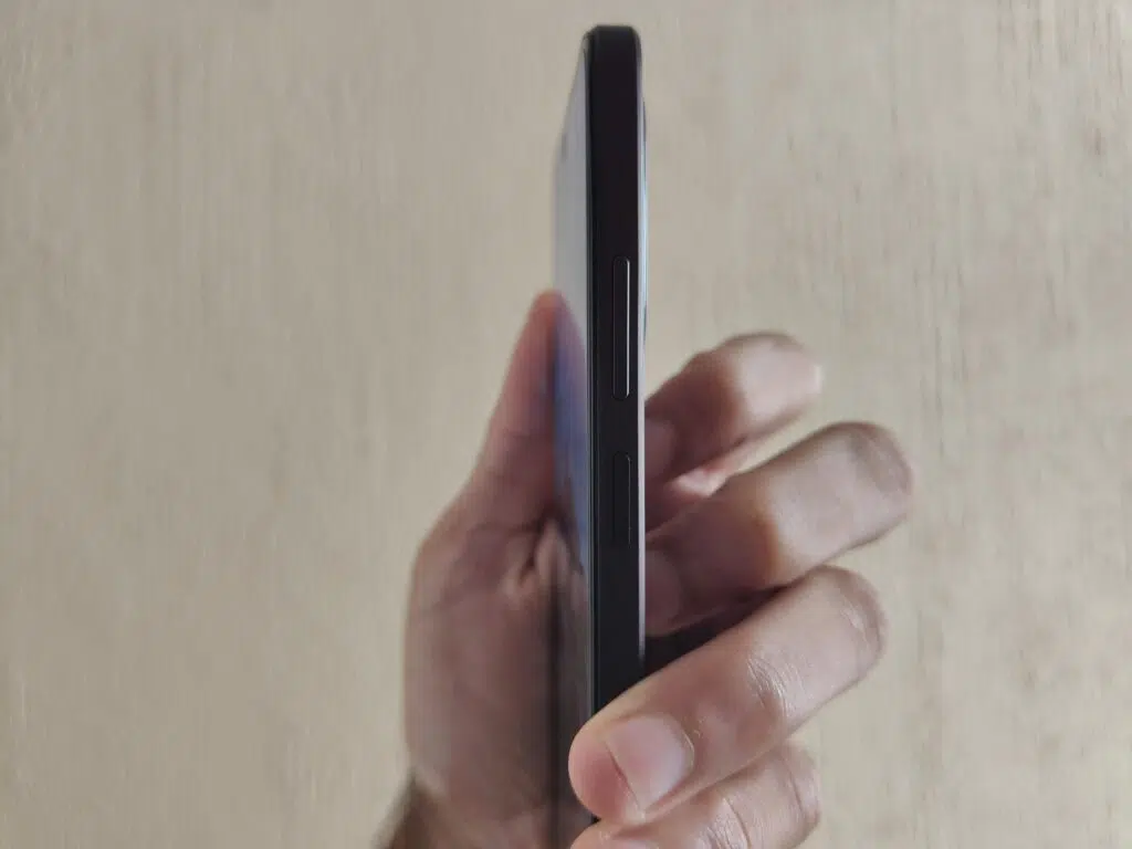 Testbericht: Oppo A40 ist ein günstiges Smartphone, das tolle Fotos macht Oppo a40-Tasten