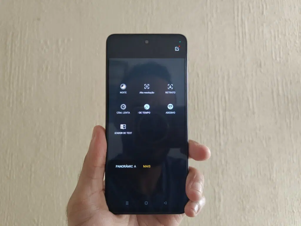 Testbericht: Oppo A40 ist ein günstiges Smartphone, das tolle Fotos macht Testbericht: Das Oppo A40 ist ein günstiges Smartphone, das tolle Fotos macht. Das Gerät kostet weniger als tausend Reais, hat einen Akku, der fast den ganzen Tag hält, und eine 33-W-Schnellladefunktion. Lesen Sie unsere Meinung