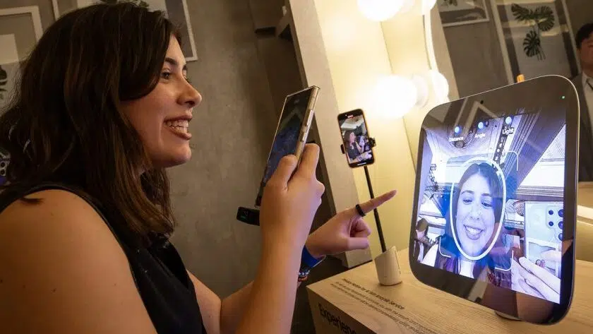 Ces 2025: samsung mostra novas smart tvs, projetores, soundbars e até um “espelho inteligente” Micro led beauty mirror