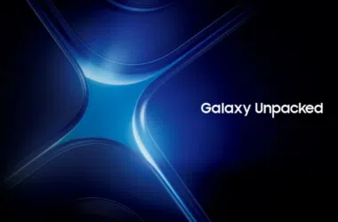Design de smartphone galaxy unpacked com fundo azul escuro e efeitos luminosos brilhantes.