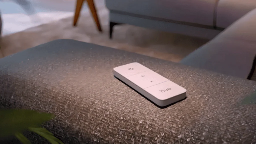 Veja os melhores produtos para a casa conectada (2025) Controle de iluminação inteligente com dispositivo hue, compatível com alexa e outros assistentes de voz.