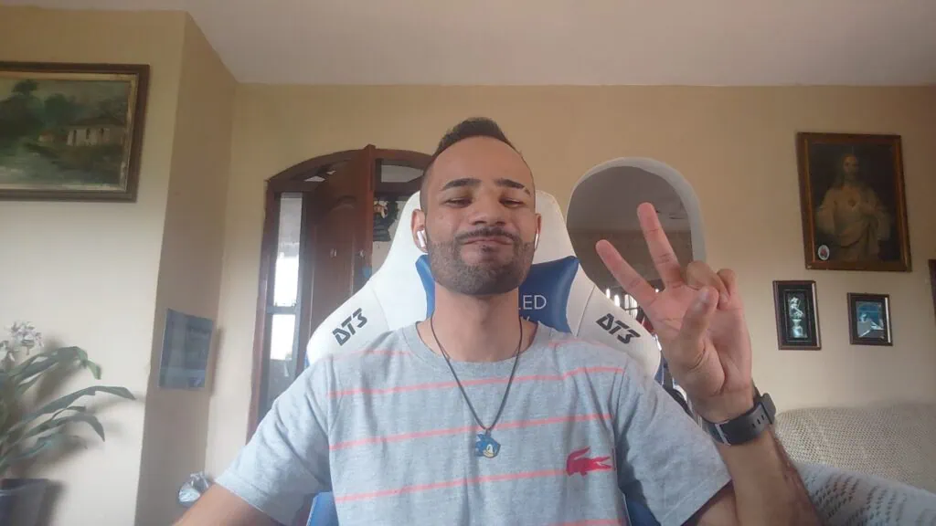 Recension: Galaxy Book4 Edge sätter en ny standard på AI-PC-marknaden Galaxy Book4 Edge-kamera med suddig bakgrund