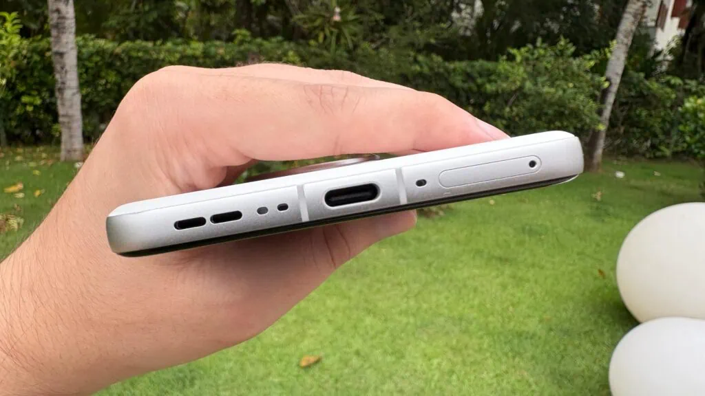 Review: oppo find x8 pro traz câmeras poderosas e alto desempenho Conexões inferiores do oppo find x8 pro