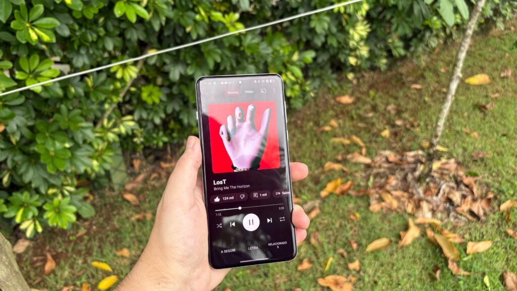 Review: oppo find x8 pro traz câmeras poderosas e alto desempenho Parte frontal do oppo find x8 pro