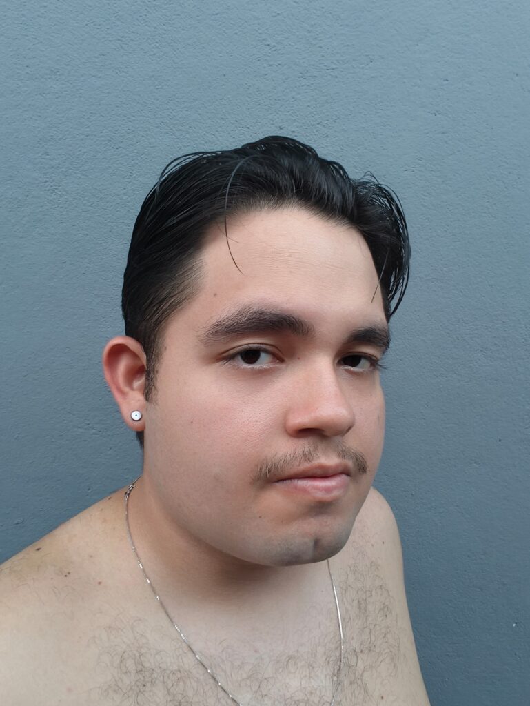 Review: oppo find x8 pro traz câmeras poderosas e alto desempenho Selfie de homem feita no oppo find x8 pro