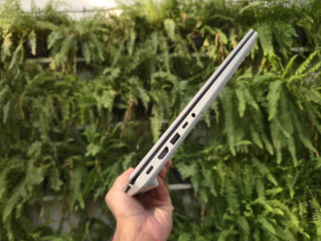 Asus lanserar Zenbook A14 och Vivobook 16 i Brasilien med batteritid på upp till 32 timmar Vivobook 16-portar och anslutningar