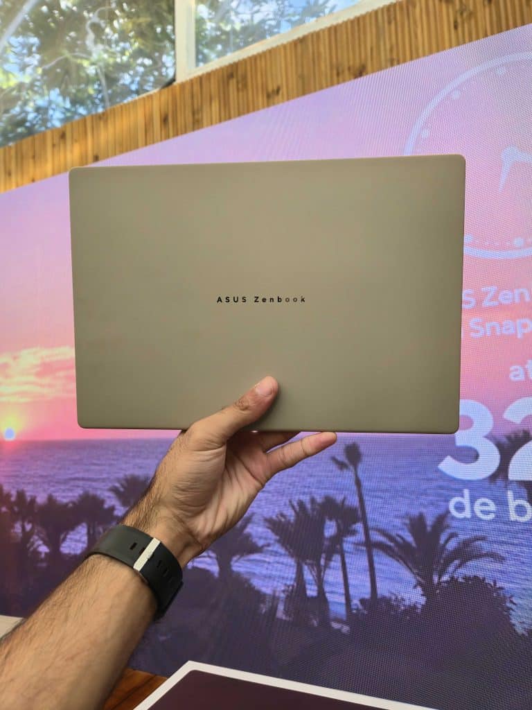 Asus lanserar Zenbook A14 och Vivobook 16 i Brasilien med batteritid på upp till 32 timmar Asus Zenbook A14 bärbar dator