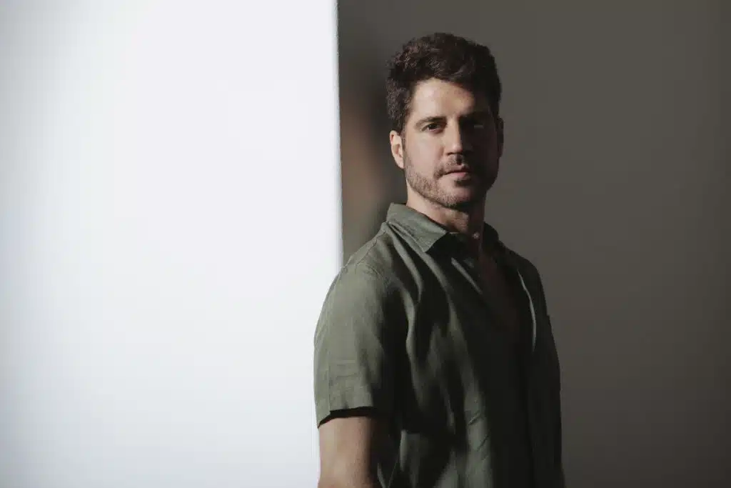 Logotipos e identidad visual Logotipos e identidad visual. En esta página encontrarás toda la identidad visual actualizada de showmetech, incluidos logotipos, íconos y portadas, todo en alta resolución.