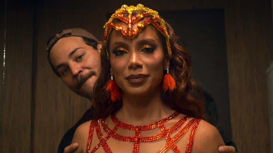 Crítica: larissa: o outro lado de anitta Pedro cantelmo e anitta em documentário da netflix