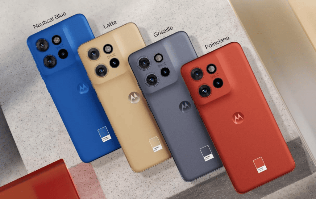 Cores do novo smartphone motorola com câmera tripla e design elegante.