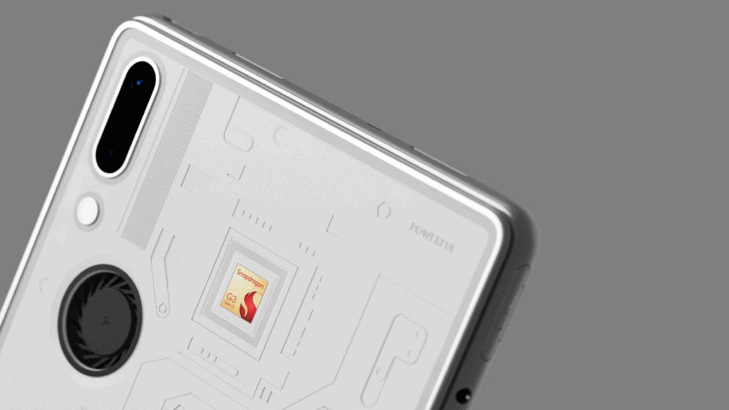 高通公司推出面向便携式游戏机的全新骁龙 G1、G2 和 G3 芯片。 通过 Ayaneo 游戏手柄的透明盖板可以看到骁龙 g3 gen 3 芯片的位置