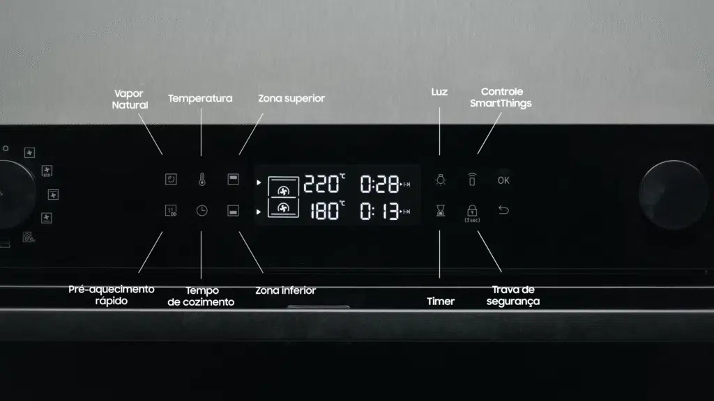 Veja as vantagens do forno inteligente elétrico duplo de embutir samsung (nv7b4545sak) Interface sensível ao toque para ajuste preciso da temperatura e funções, alcançando até 250°c. Foto: reprodução / samsung.