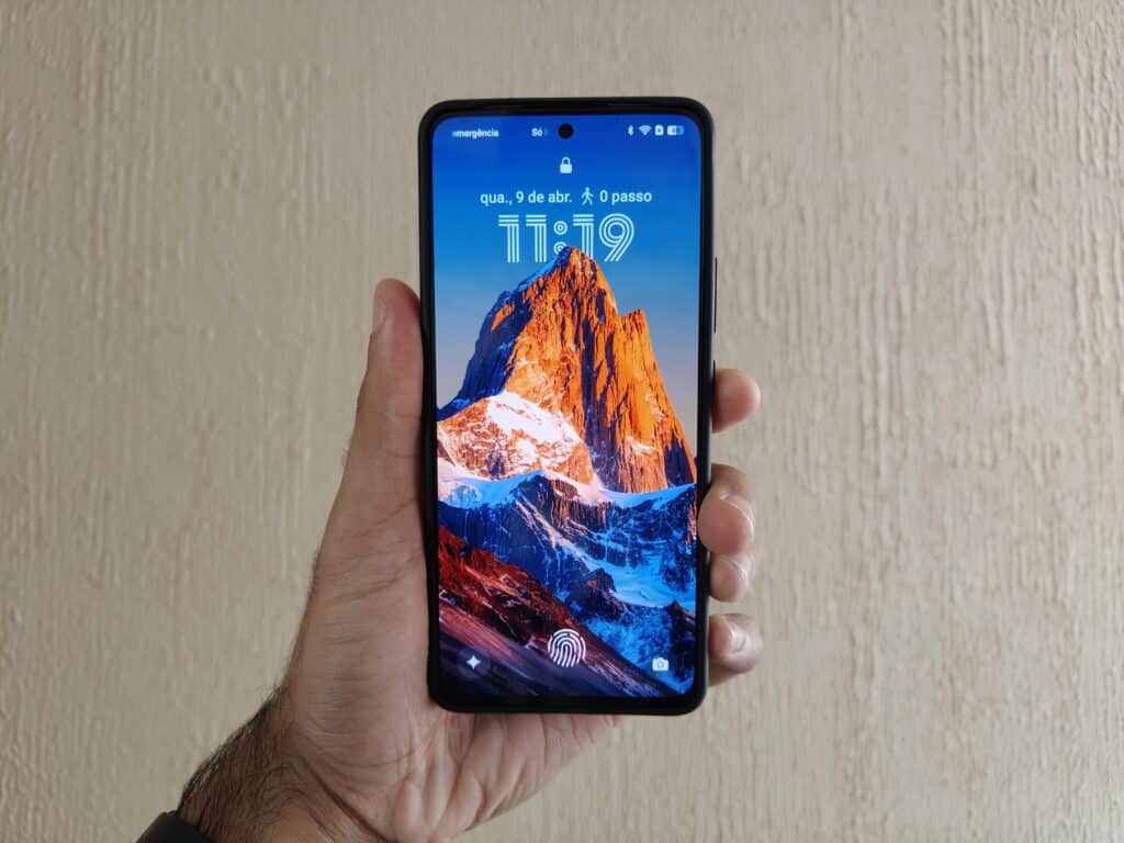 Review: Oppo Reno13 F 5G memadukan daya tahan tinggi dengan kekuatan AI layar oppo reno13 f 5g