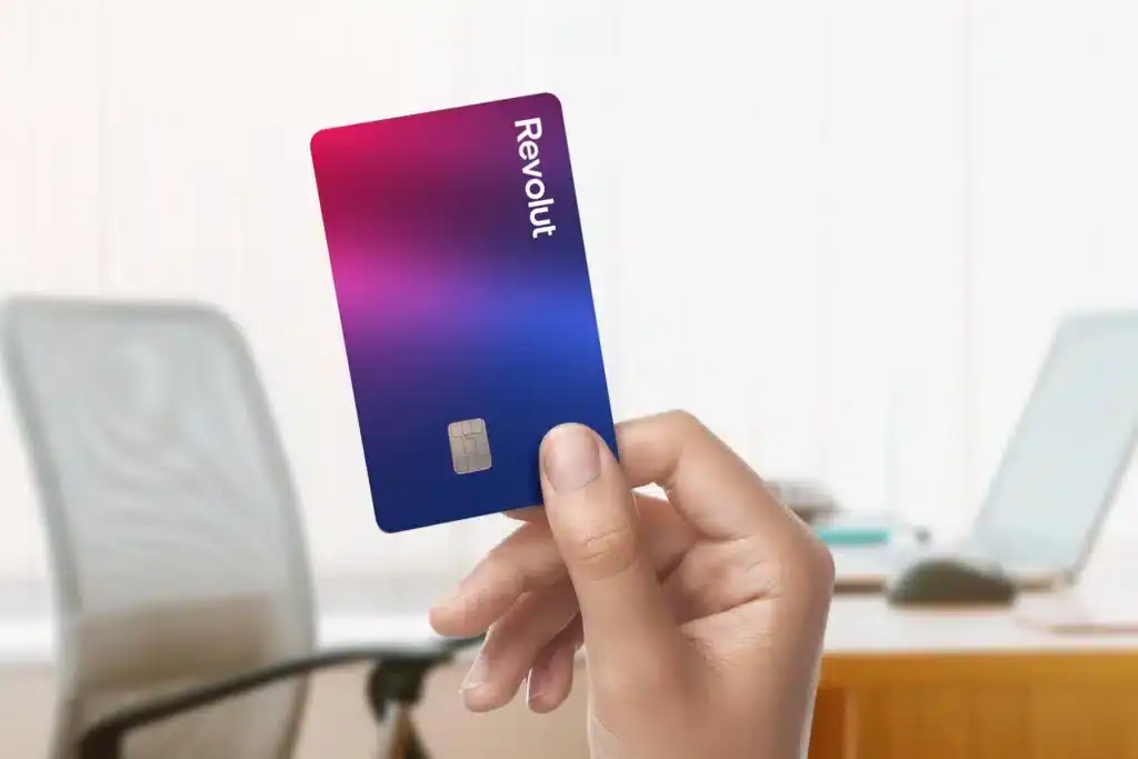 Quem é a revolut? Fintech quer desbancar o nubank no brasil Cartão plus da revolut