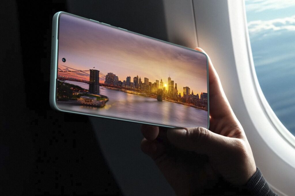 Motorola, Moto AI ve 60W'a kadar şarj özelliğiyle yeni Razr 60 ve Edge 90'ı piyasaya sürdü Motorola kenar 60 füzyonu