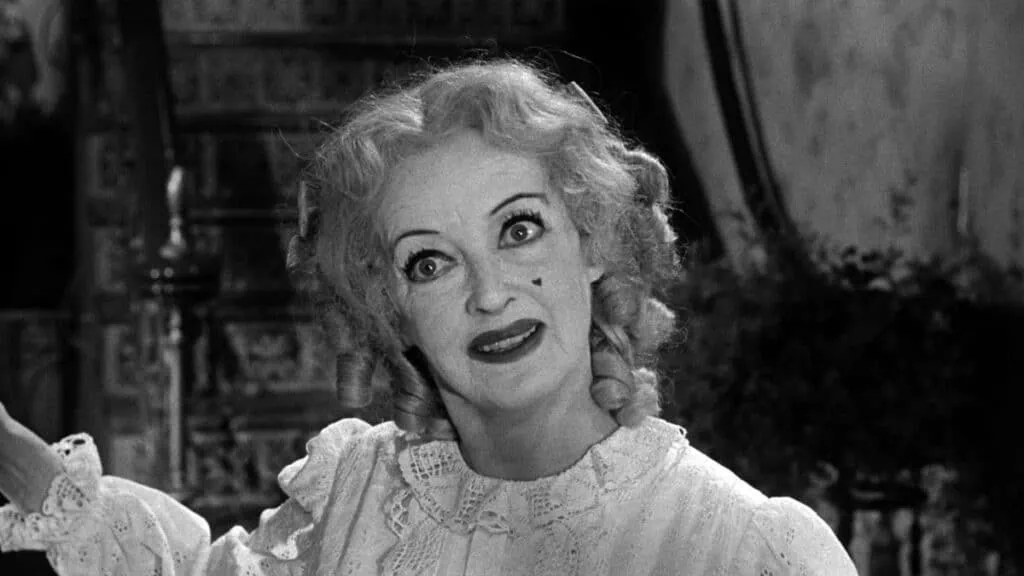 Ranking: as 53 vilãs mais aterrorizantes do cinema e tv Jane hudson (bette davis) (imagem: letterboxd)