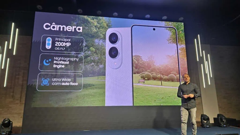 Galaxy s25 edge chega ao brasil por r$ 8. 799. Veja preços e vantagens Galaxy s25 edge em exposição