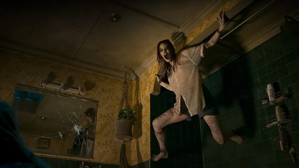 Ranking: as 53 vilãs mais aterrorizantes do cinema e tv Ellie (alyssa sutherland) (imagem: alternative press magazine)