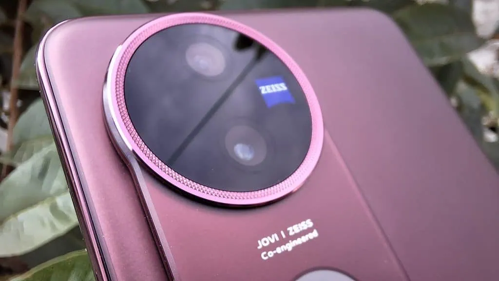 Review: jovi v50 5g traz câmeras de topo de linha com lentes zeiss para os intermediários Câmeras traseiras do jovi v50 5g