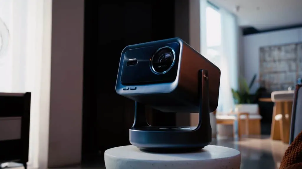 Hisense mostra produtos que vão chegar ao brasil em 2025 Projetor c2 ultra da hisense