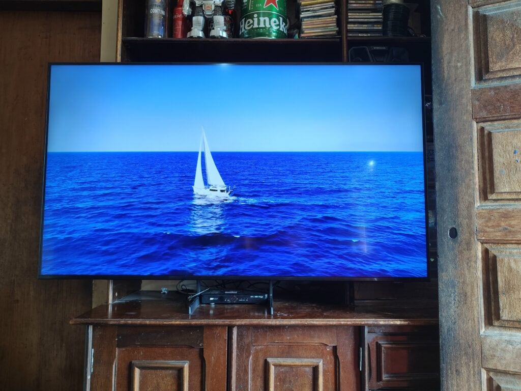 المراجعة: يعد تلفزيون Samsung QLED 4K Q7F الذكي خيارًا جيدًا لجميع أفراد الأسرة. مراجعة: يُعد تلفزيون سامسونج الذكي QLED 4K Q7F خيارًا مثاليًا لجميع أفراد العائلة. يتوفر هذا التلفزيون الذكي بأحجام تتراوح بين 50 و85 بوصة، ويأتي بنظام ذكي وميزات تحسين الصورة لجميع أفراد العائلة. اقرأ المراجعة.