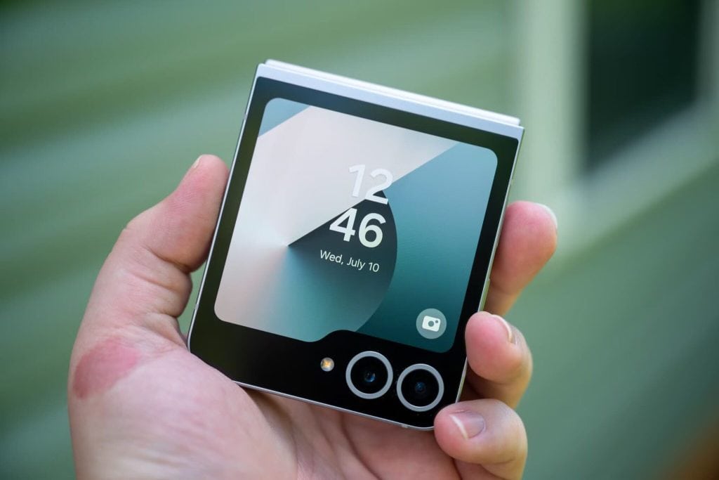 Galaxy Unpacked: Apa yang Diharapkan dari Acara Samsung Berikutnya Galaxy Unpacked: Apa yang diharapkan dari acara Samsung berikutnya. Perusahaan ini diharapkan akan memperkenalkan versi terjangkau dari ponsel pintar lipatnya, tiga jam tangan pintar baru, dan dua ponsel pintar lipat lainnya. Lihat semua bocoran dan rumor