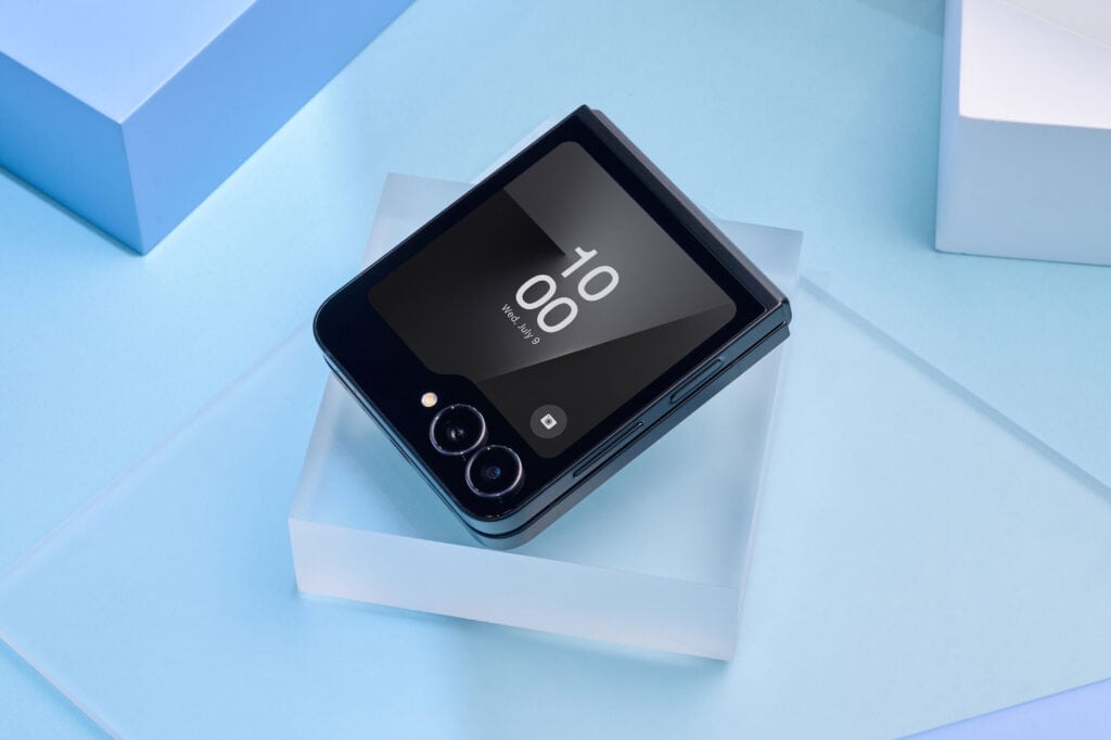 See promotions for Samsung foldable smartphones and smartwatches Galaxy z flip7 fe