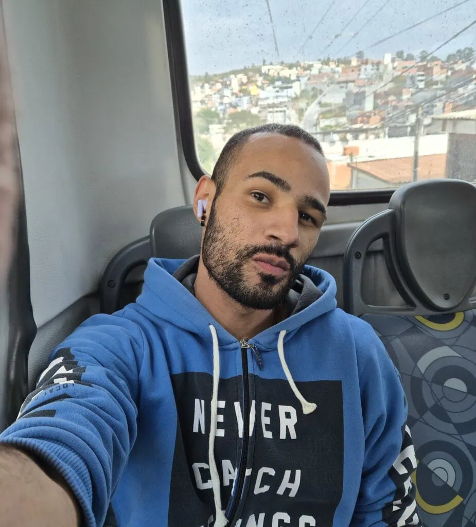 Review: galaxy z flip7 tem telas maiores, mais bateria e muita ia Review: galaxy z flip7 tem telas maiores, mais bateria e muita ia. Novo dobrável da samsung melhora do design e é ainda mais leve e fino. Veja o que achamos dele