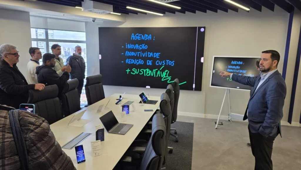 Samsung inaugura centro de experiências para empresas e negócios em são paulo Business experience studio (bes) da samsung