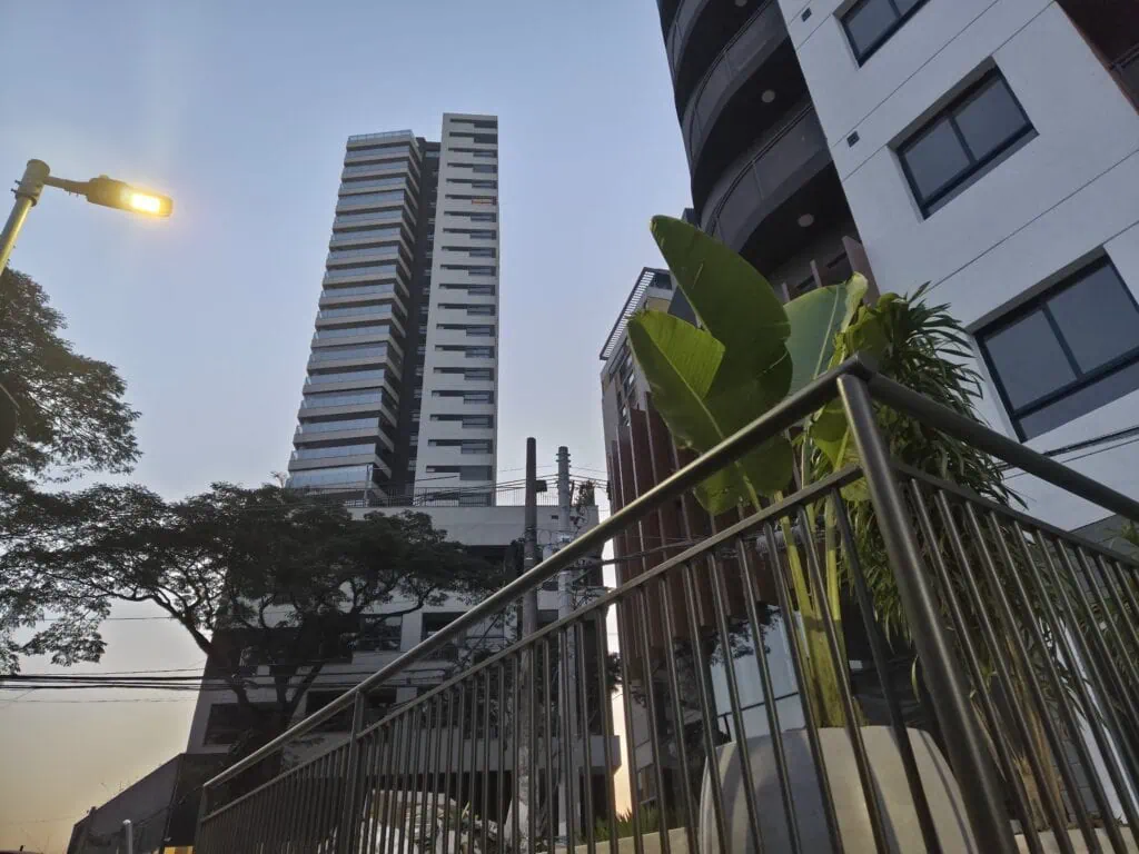 Review: galaxy z flip7 tem telas maiores, mais bateria e muita ia Review: galaxy z flip7 tem telas maiores, mais bateria e muita ia. Novo dobrável da samsung melhora do design e é ainda mais leve e fino. Veja o que achamos dele