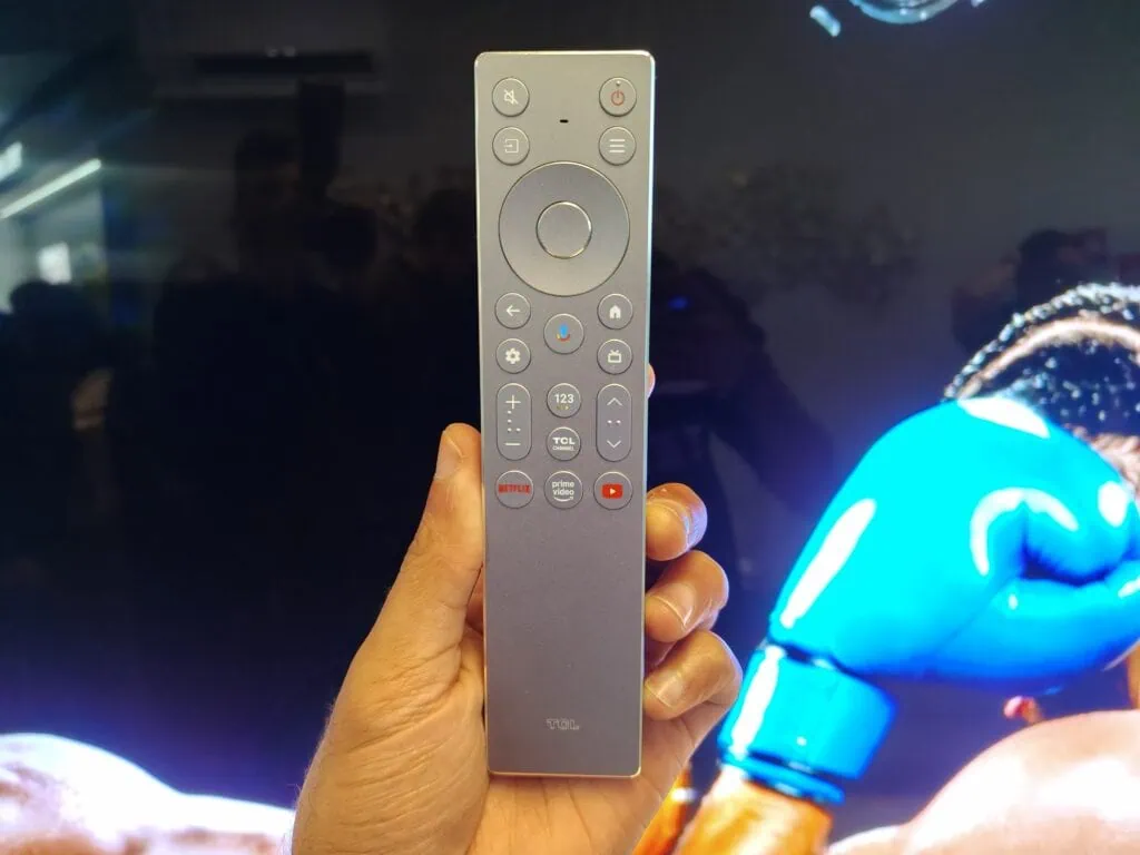 Veja as vantagens da smart tv tcl premium 4k qd-mini led c8k Controle remoto da smart tv c8k da tcl