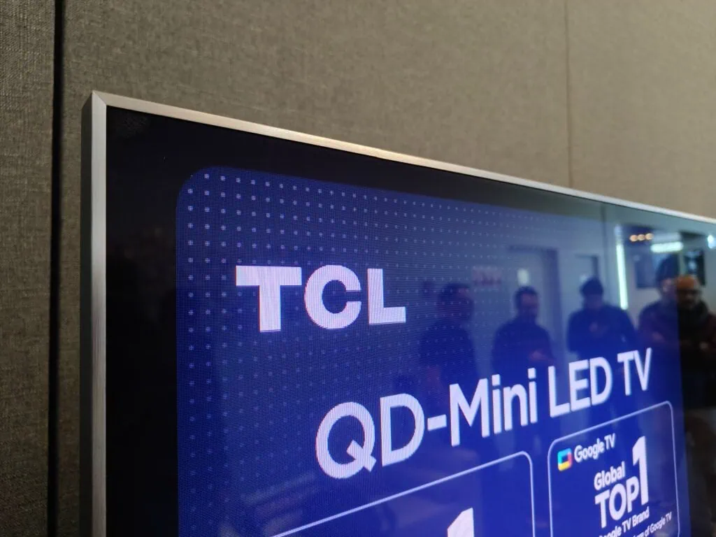 Veja as vantagens da smart tv tcl premium 4k qd-mini led c8k Bordas da c8k da tcl