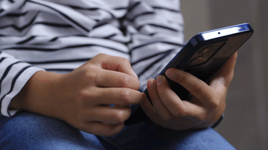 Lernen Sie das weltweit erste Kinder-Smartphone kennen, das Nacktinhalte blockiert Das HMD Fuse wurde für Kinder und Jugendliche entwickelt und kombiniert erweiterte Kindersicherung und Standortverfolgung in Echtzeit. Foto: Reproduktion / HMD.
