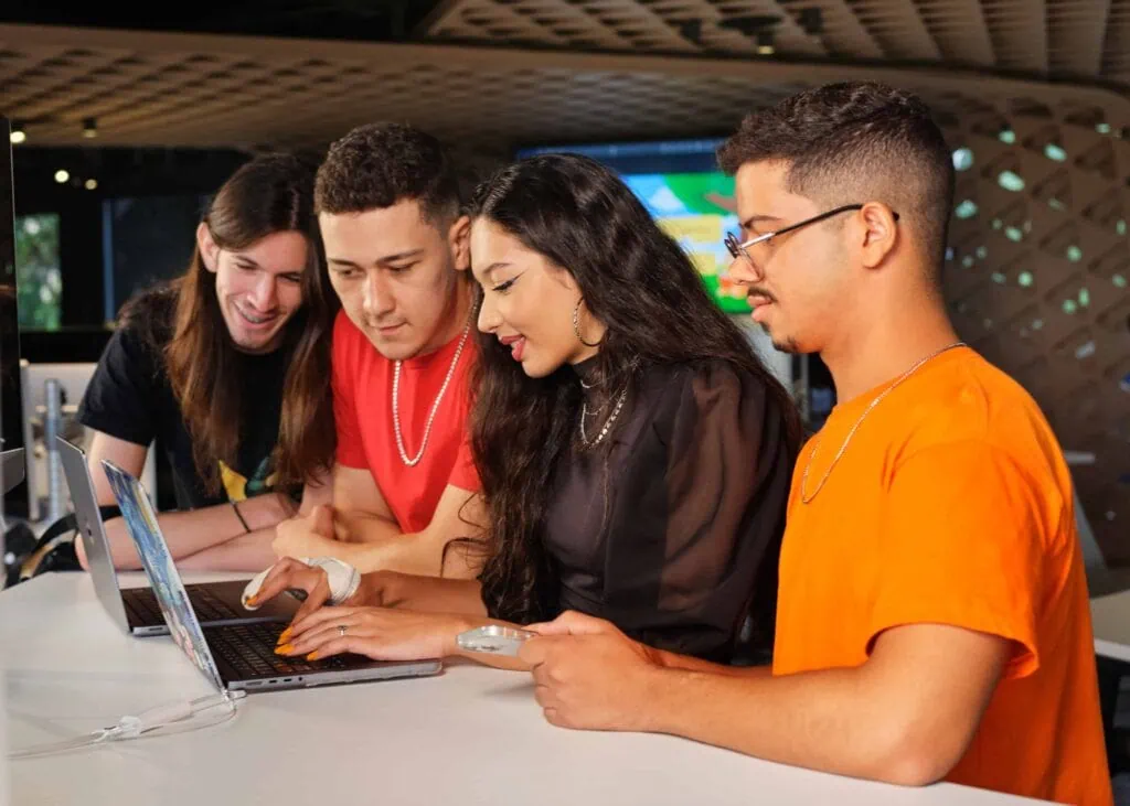 Relatório mostra o tamanho da app store no brasil Time de desenvolvedores de aplicativos para a app store