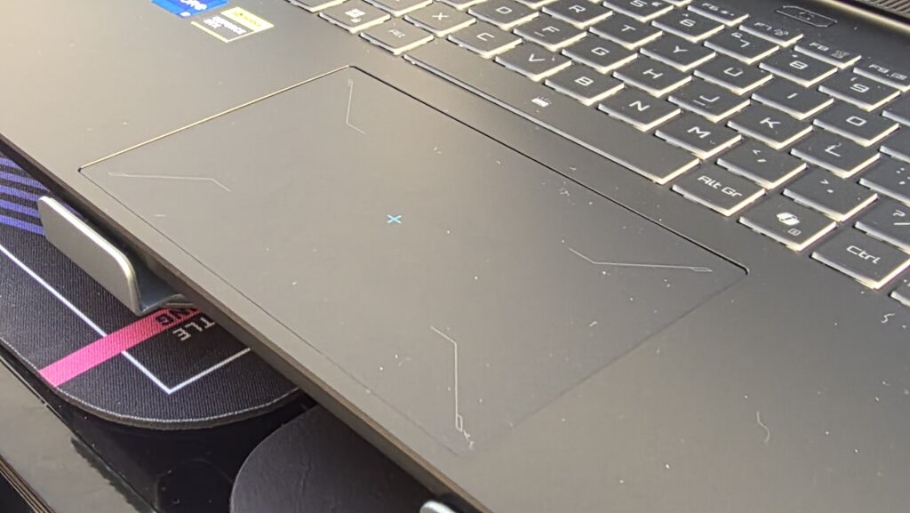 Notebook Gigabyte A16 kommt mit RTX 5060 in Brasilien an Gigabyte A16 Touchpad