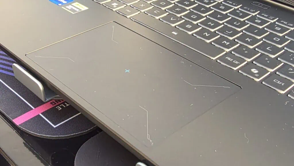 Notebook gigabyte a16 chega com rtx 5060 no brasil Touchpad do gigabyte a16